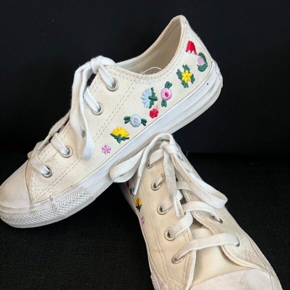 Converse Chuck Taylor All Star Floral Embroidery Athletic Sneaker Tennis Shoes 1 - Picture 1 of 14